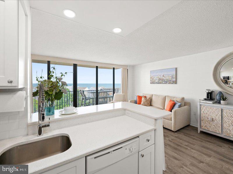 SEA COLONY EAST - Residential