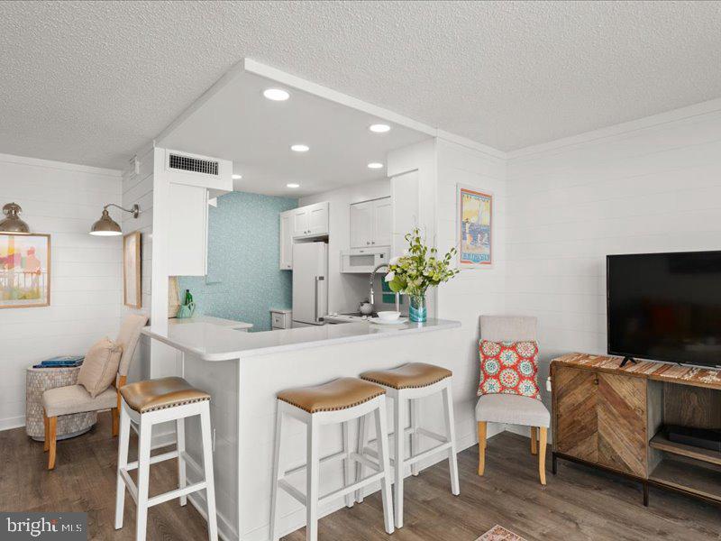 SEA COLONY EAST - Residential