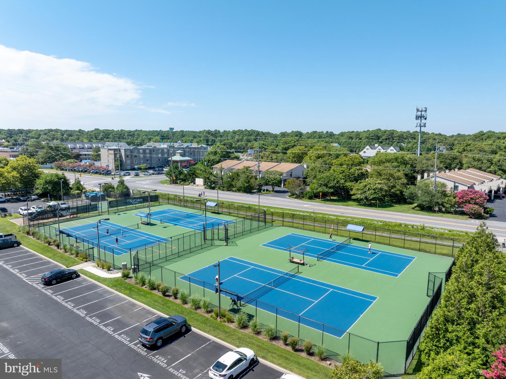 SEA COLONY EAST - Residential