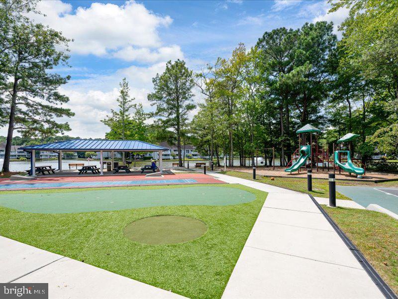 SEA COLONY EAST - Residential