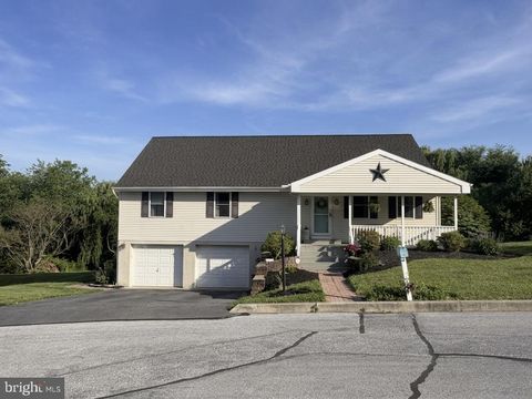 Homes For Sale - 112 Beech Avenue<br/> Lebanon County, FREDERICKSBURG, PA 17026