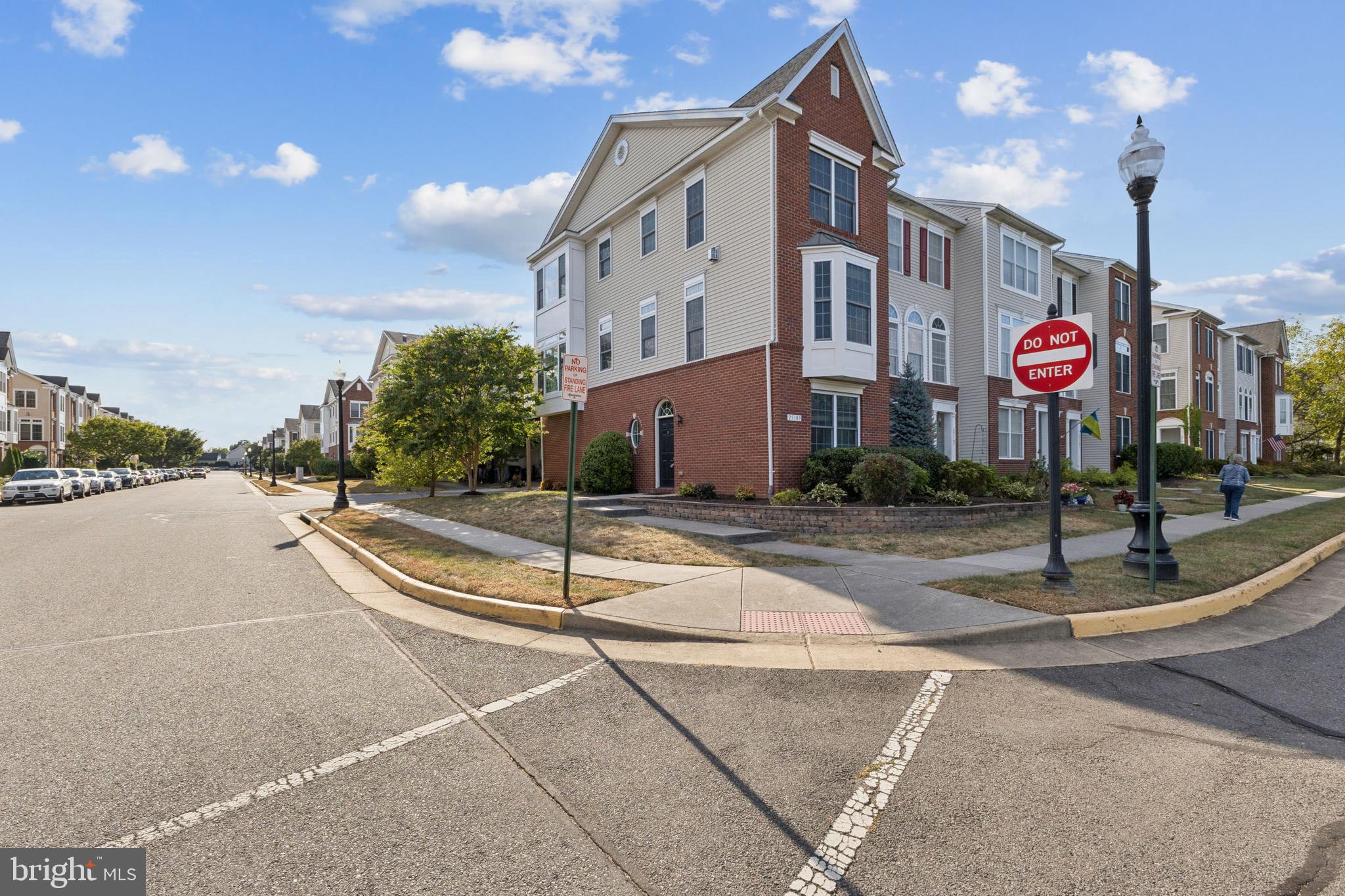 25109 GUNNERY SQUARE