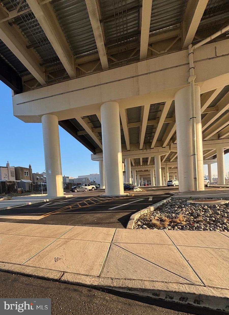 PORT RICHMOND - Residential Lease