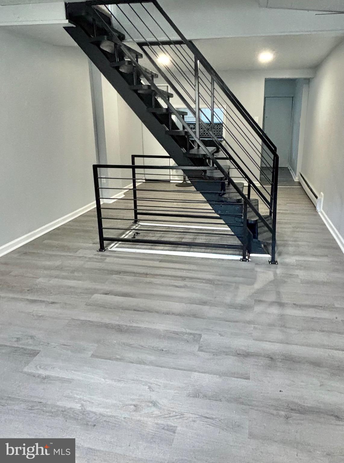 PORT RICHMOND - Residential Lease