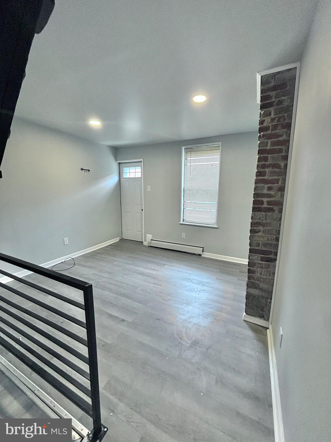 PORT RICHMOND - Residential Lease