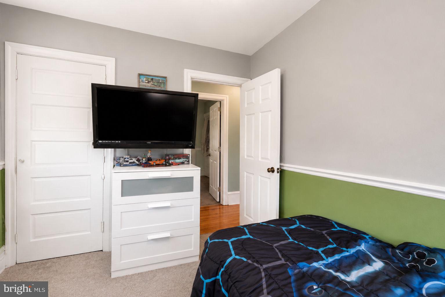 ROSLYN - Residential