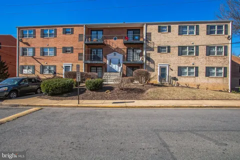 5931 Quantrell Avenue Unit 201, Alexandria, VA 22312 - MLS#: VAAX2041750