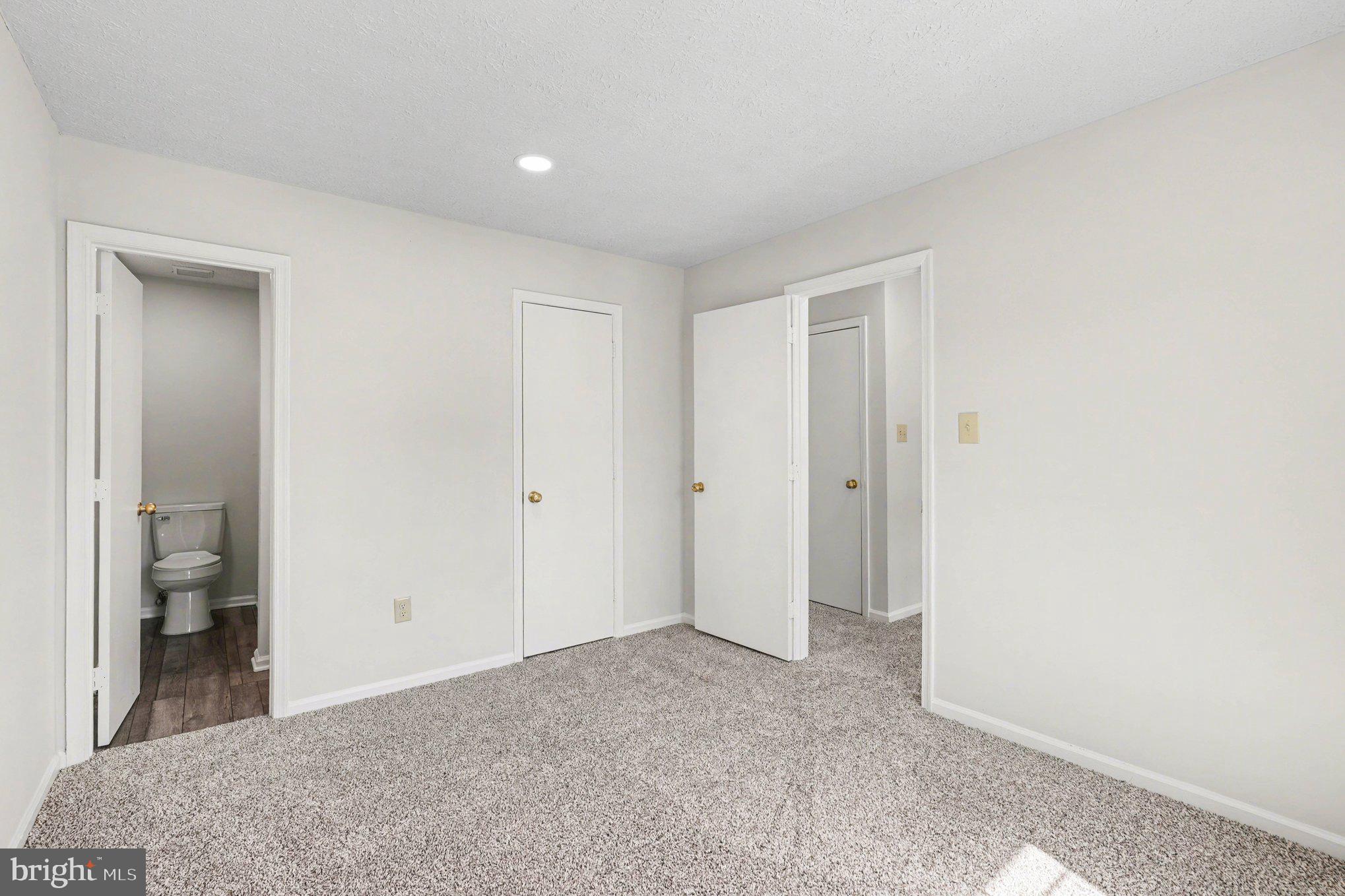 VILLAGES OF SALEM STATION - Residential