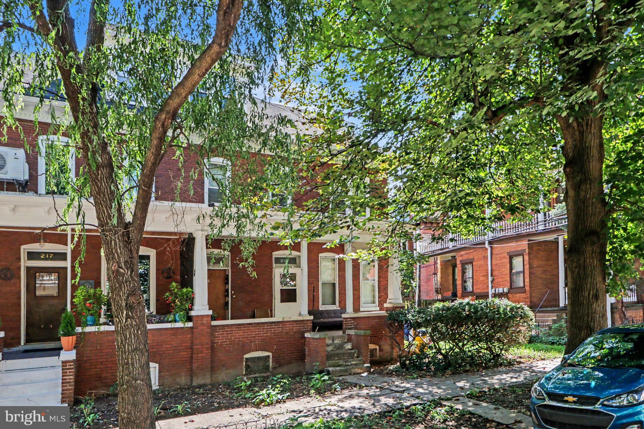 215 WOODBINE STREET