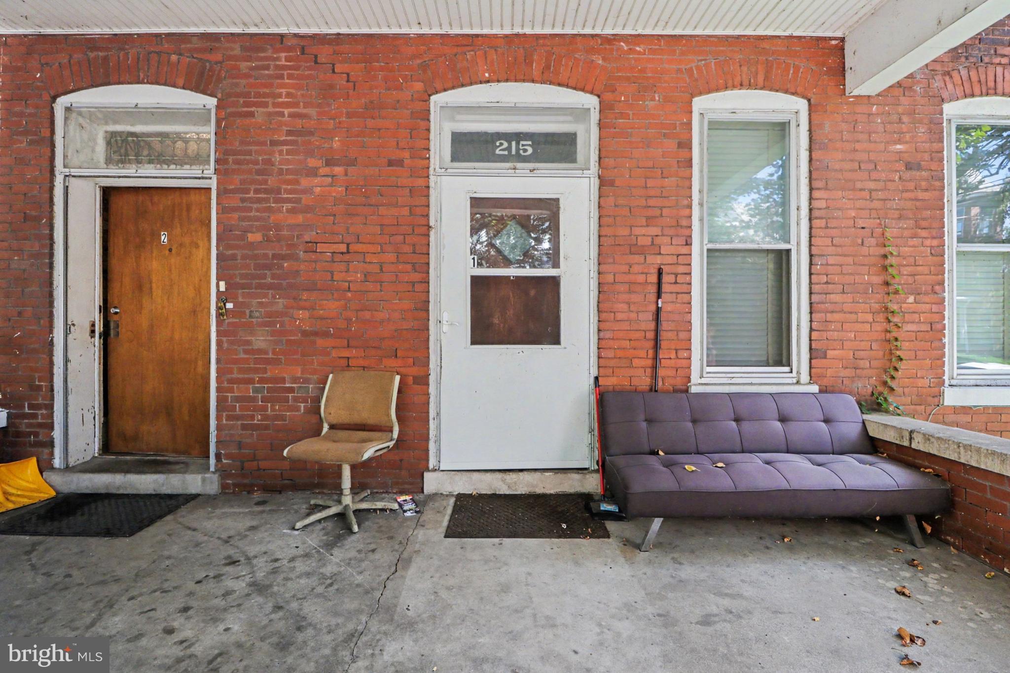 215 WOODBINE STREET
