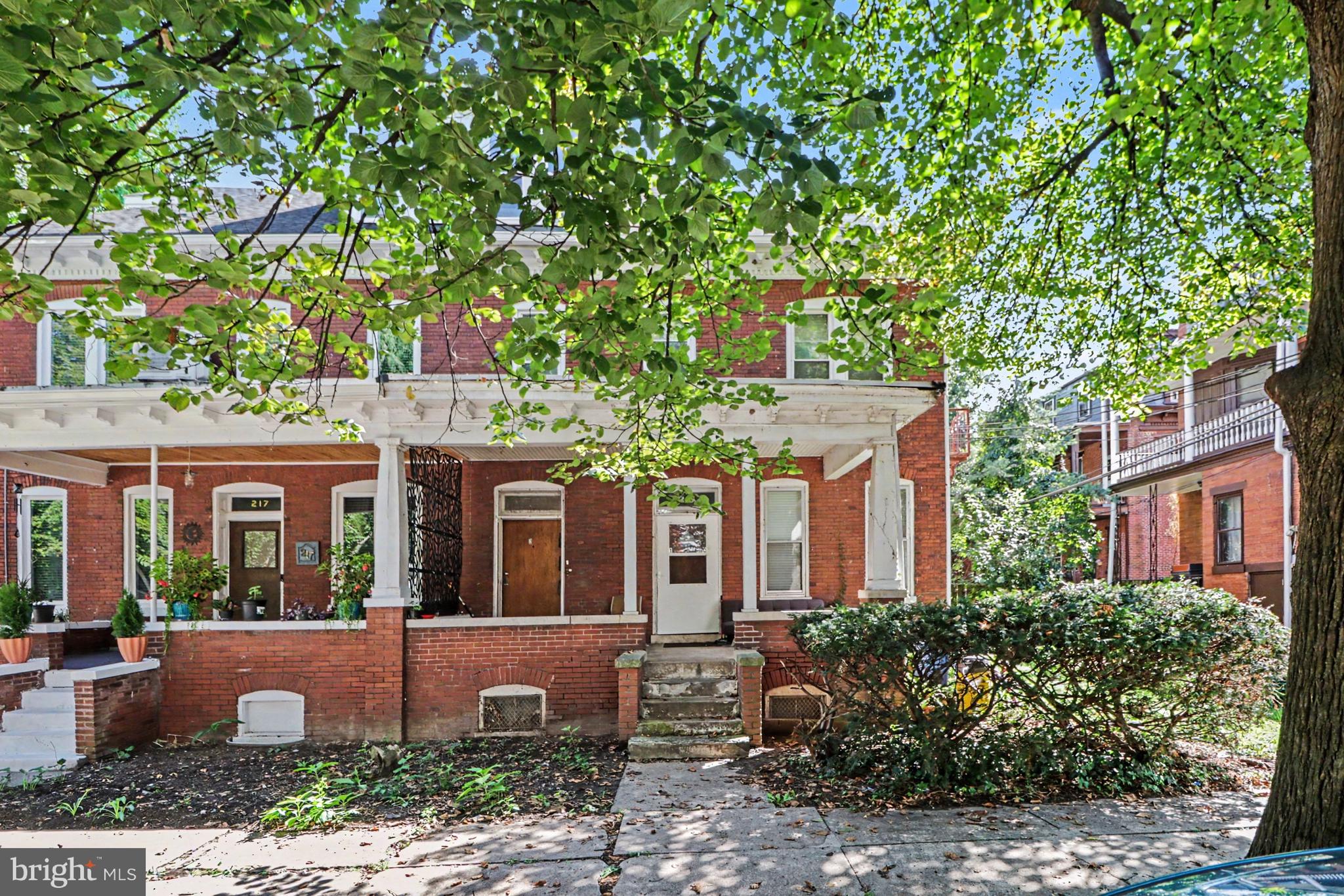 215 WOODBINE STREET