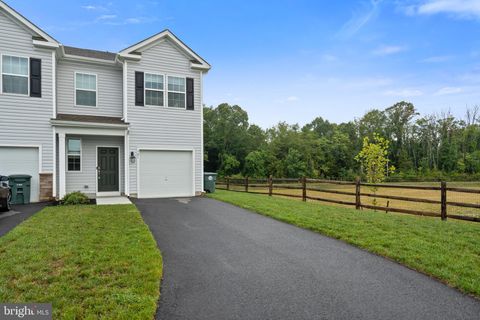 Townhouse For Sale - 301 Mazzeo Drive<br/> GLASSBORO, NJ 08028