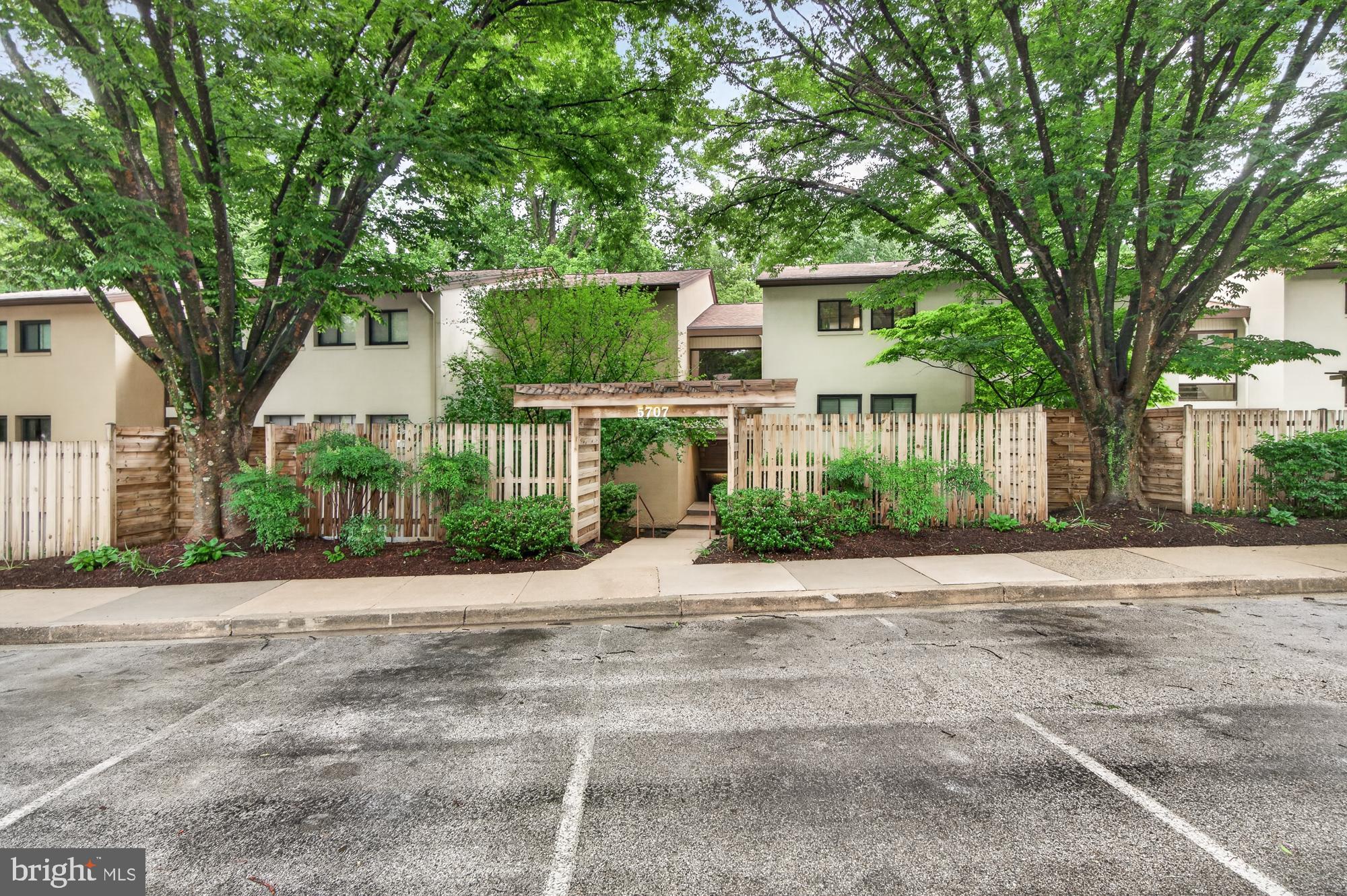 DEERING WOODS - Residential