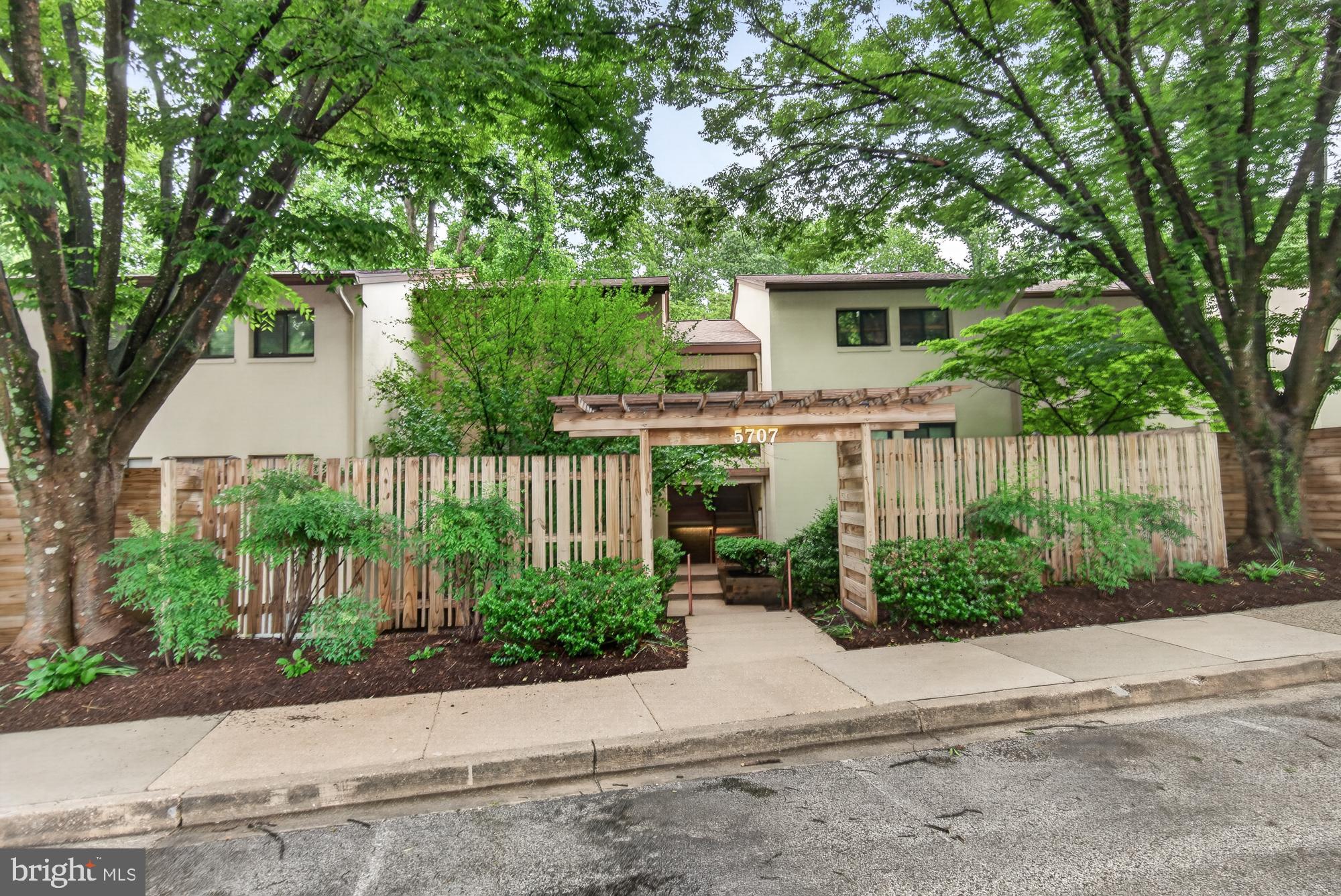 DEERING WOODS - Residential