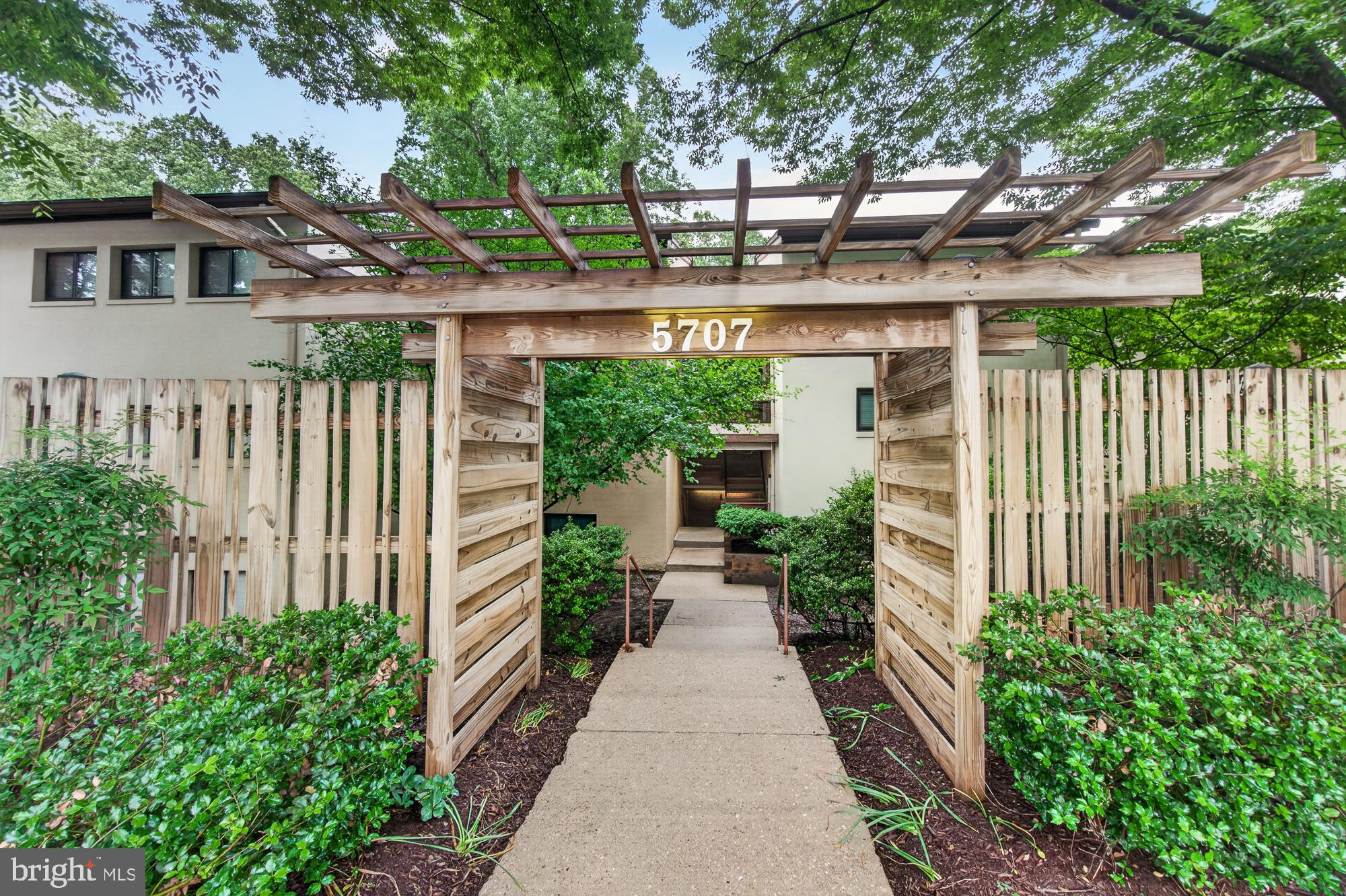 DEERING WOODS - Residential