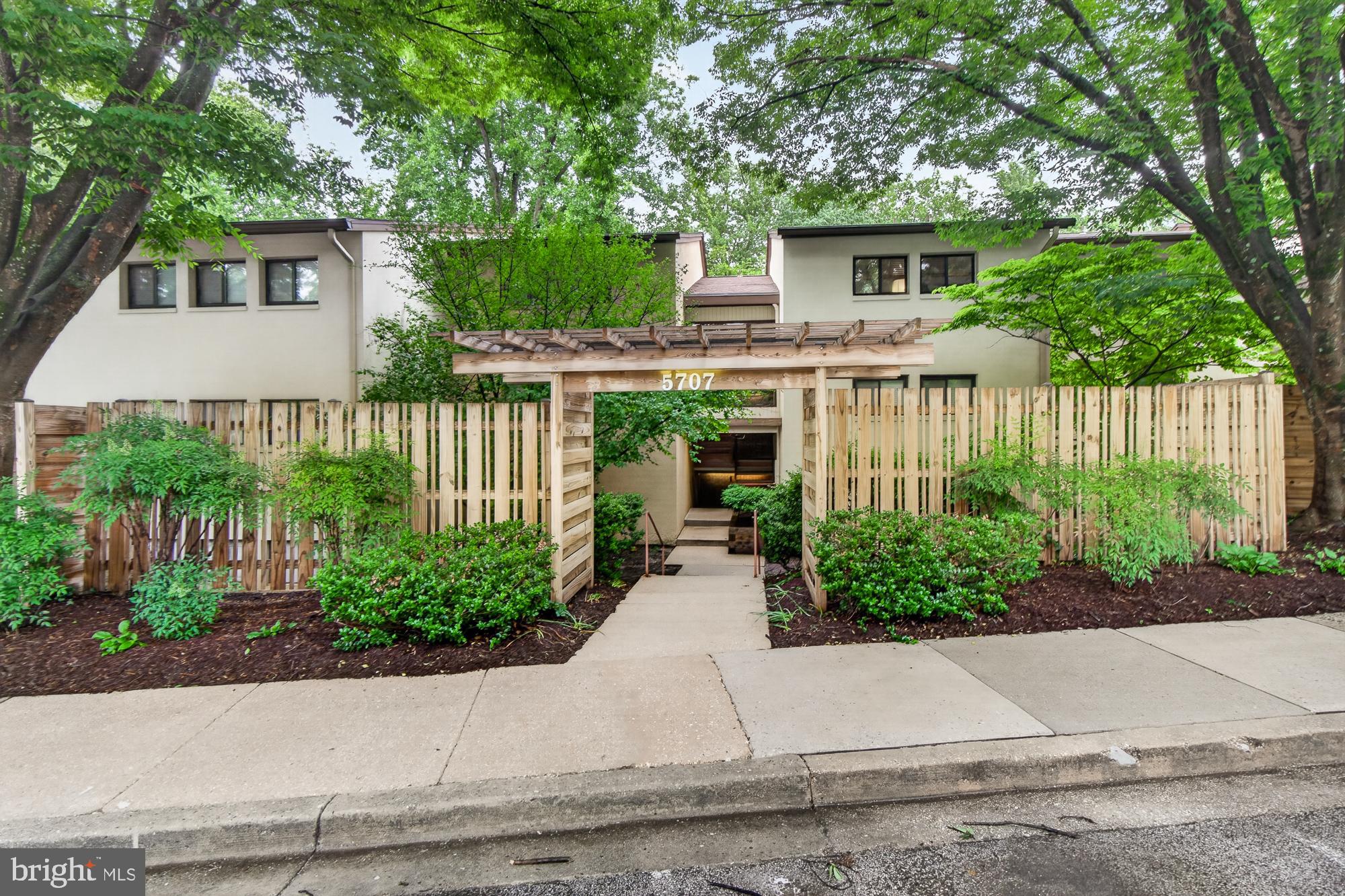 DEERING WOODS - Residential