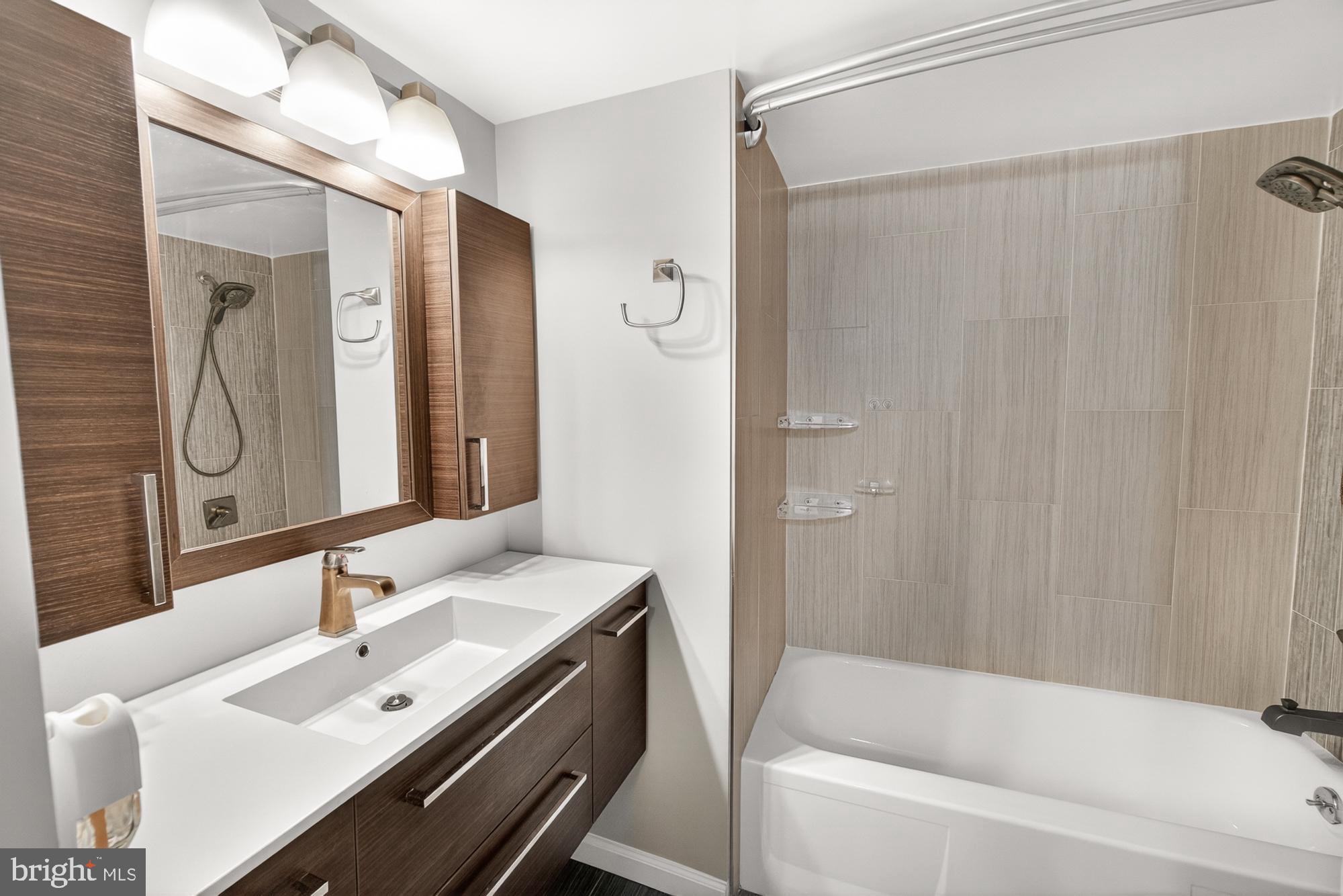 DEERING WOODS - Residential