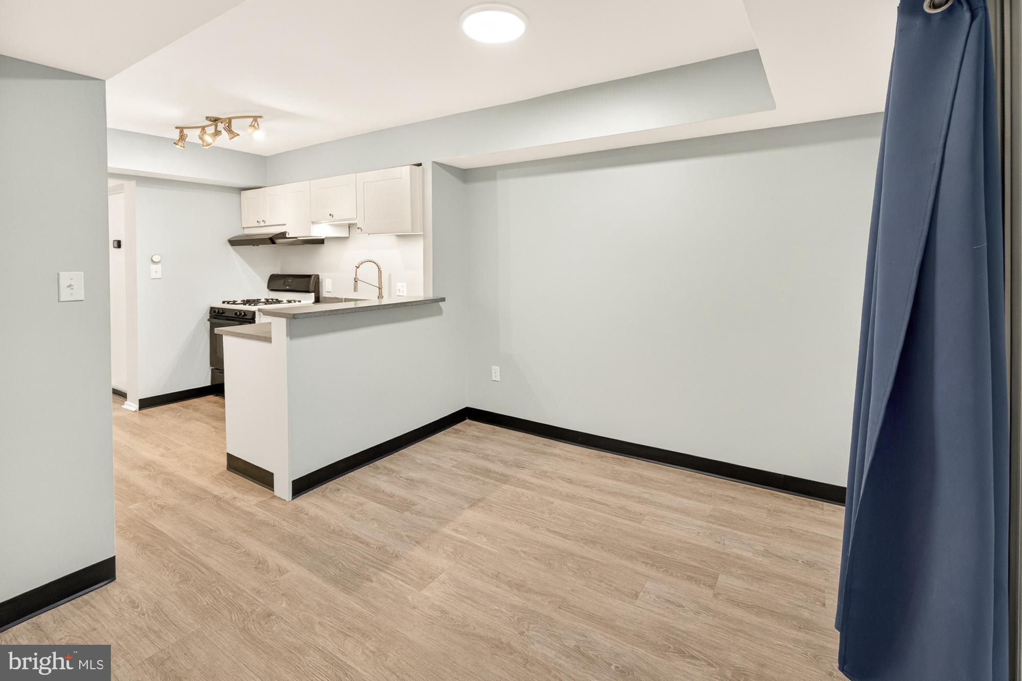 DEERING WOODS - Residential