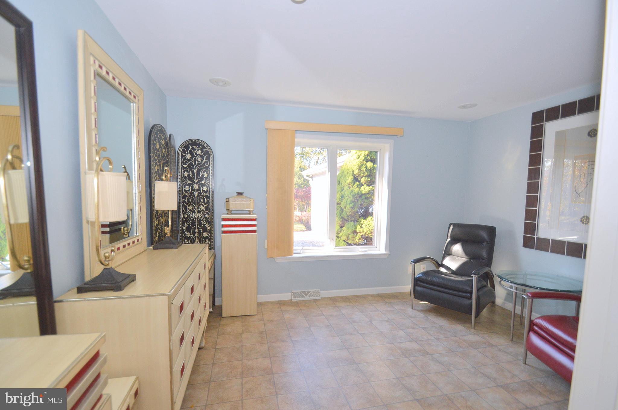 HARDWOOD HILLS - Residential