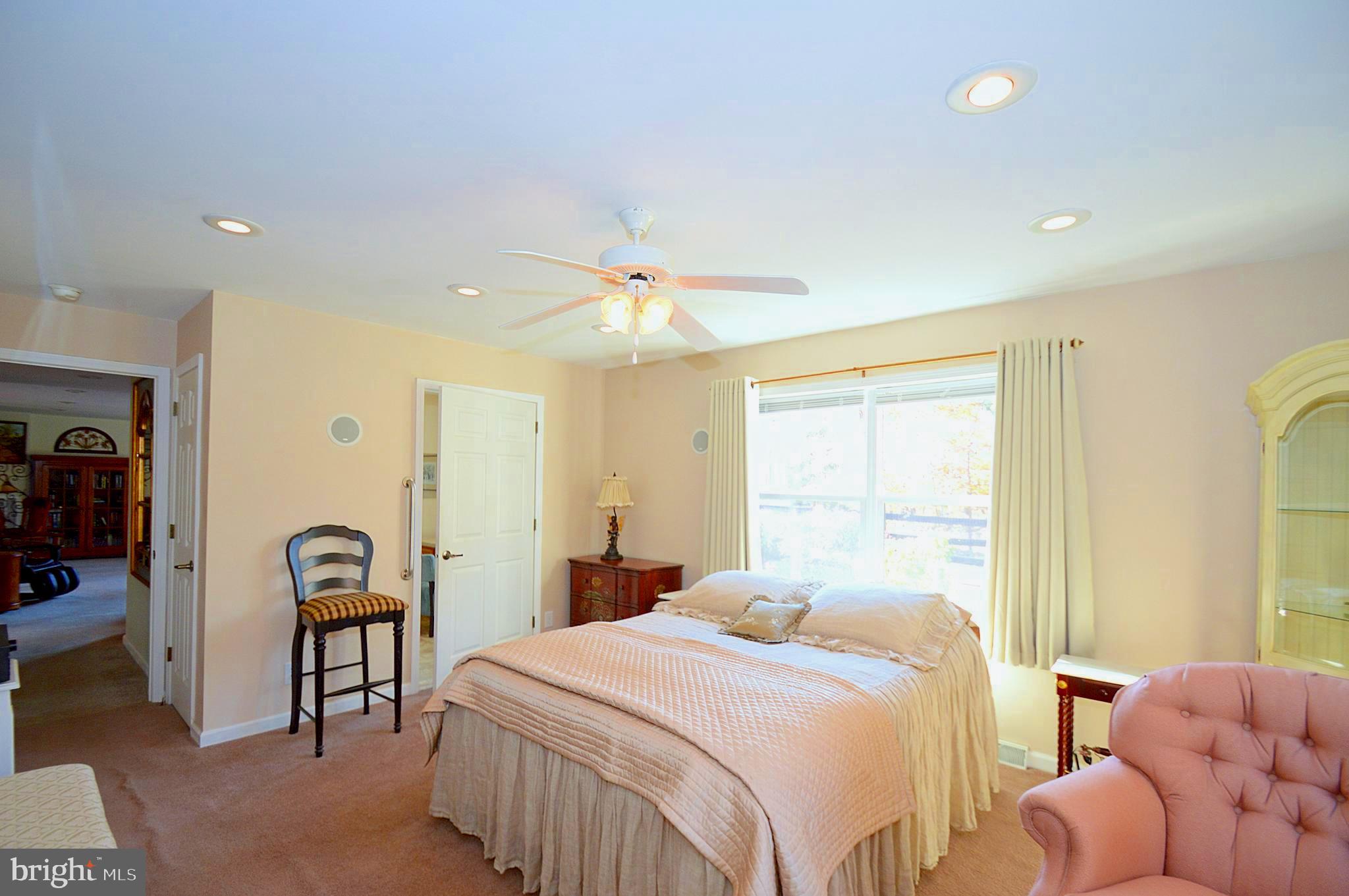 HARDWOOD HILLS - Residential