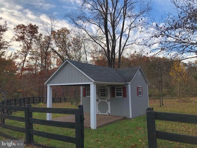 HARDWOOD HILLS - Residential