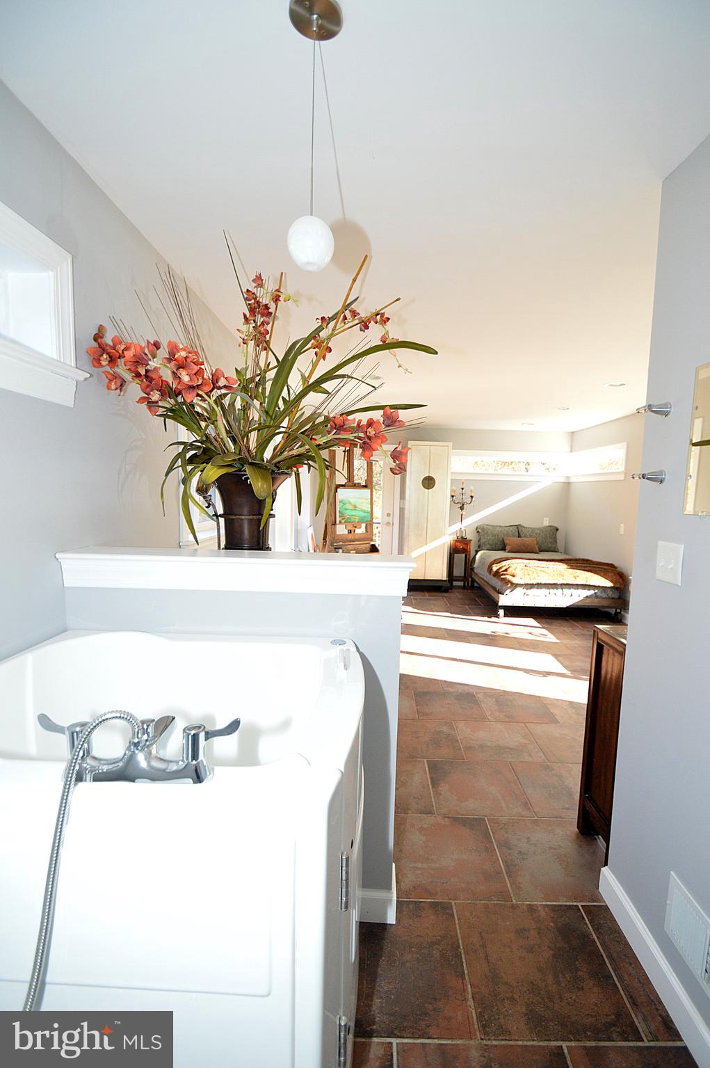 HARDWOOD HILLS - Residential