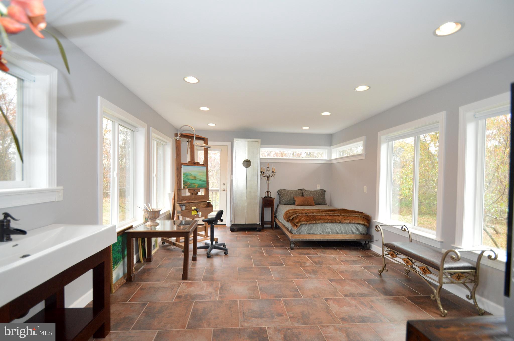 HARDWOOD HILLS - Residential