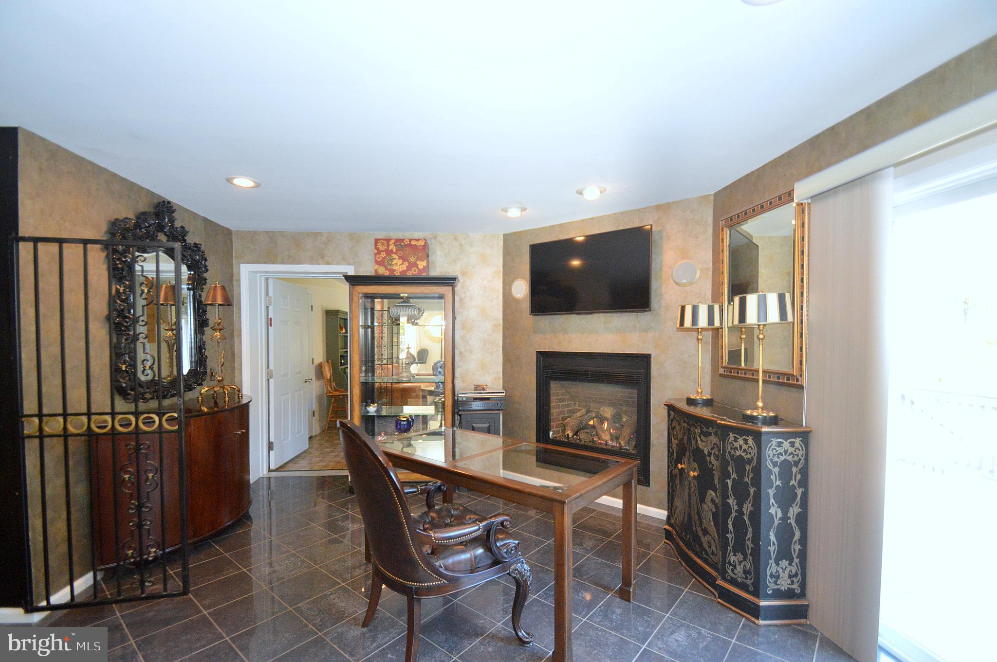 HARDWOOD HILLS - Residential