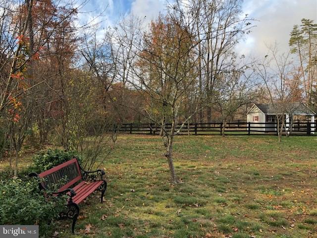 HARDWOOD HILLS - Residential