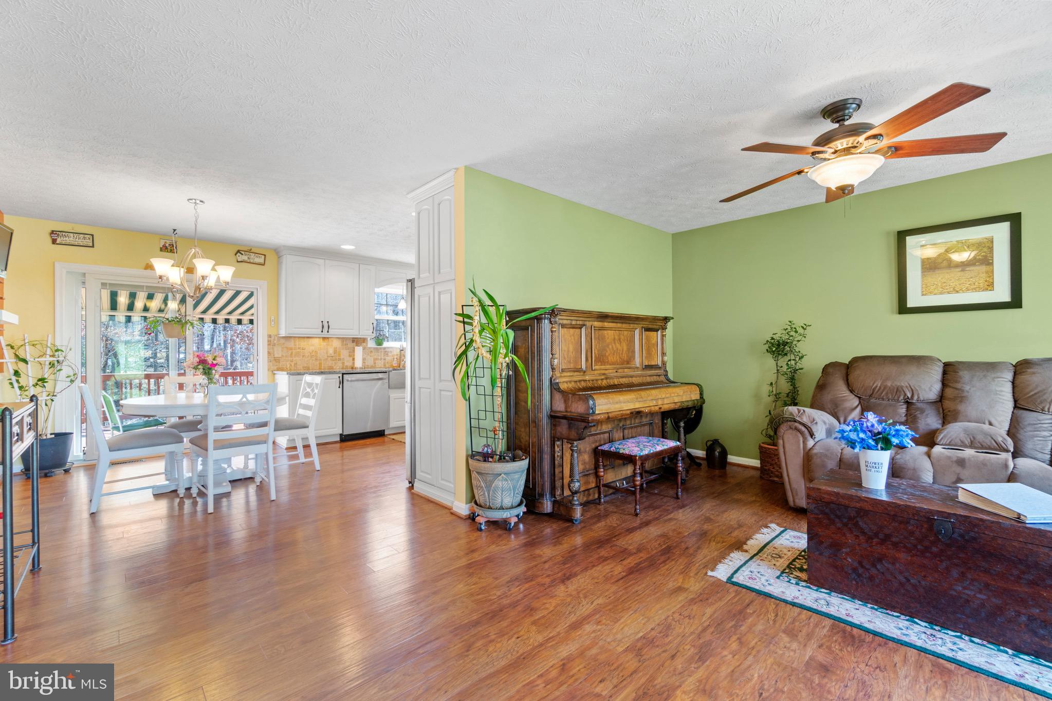 LAKE LAND OR - Residential