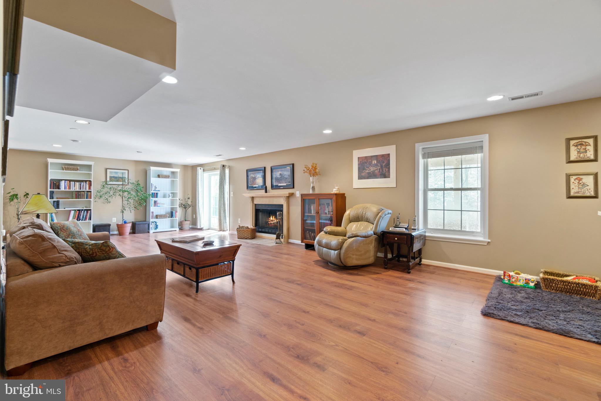 LAKE LAND OR - Residential