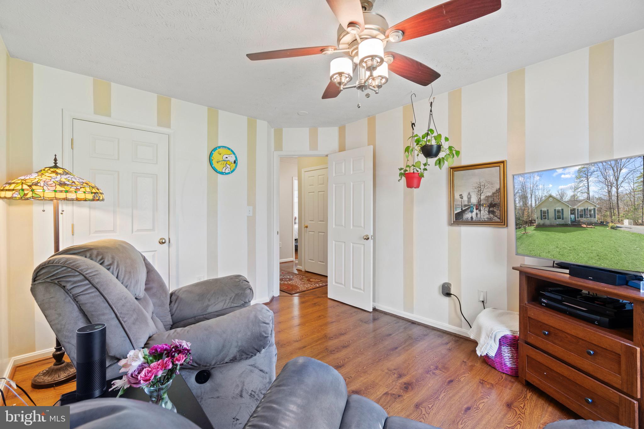 LAKE LAND OR - Residential