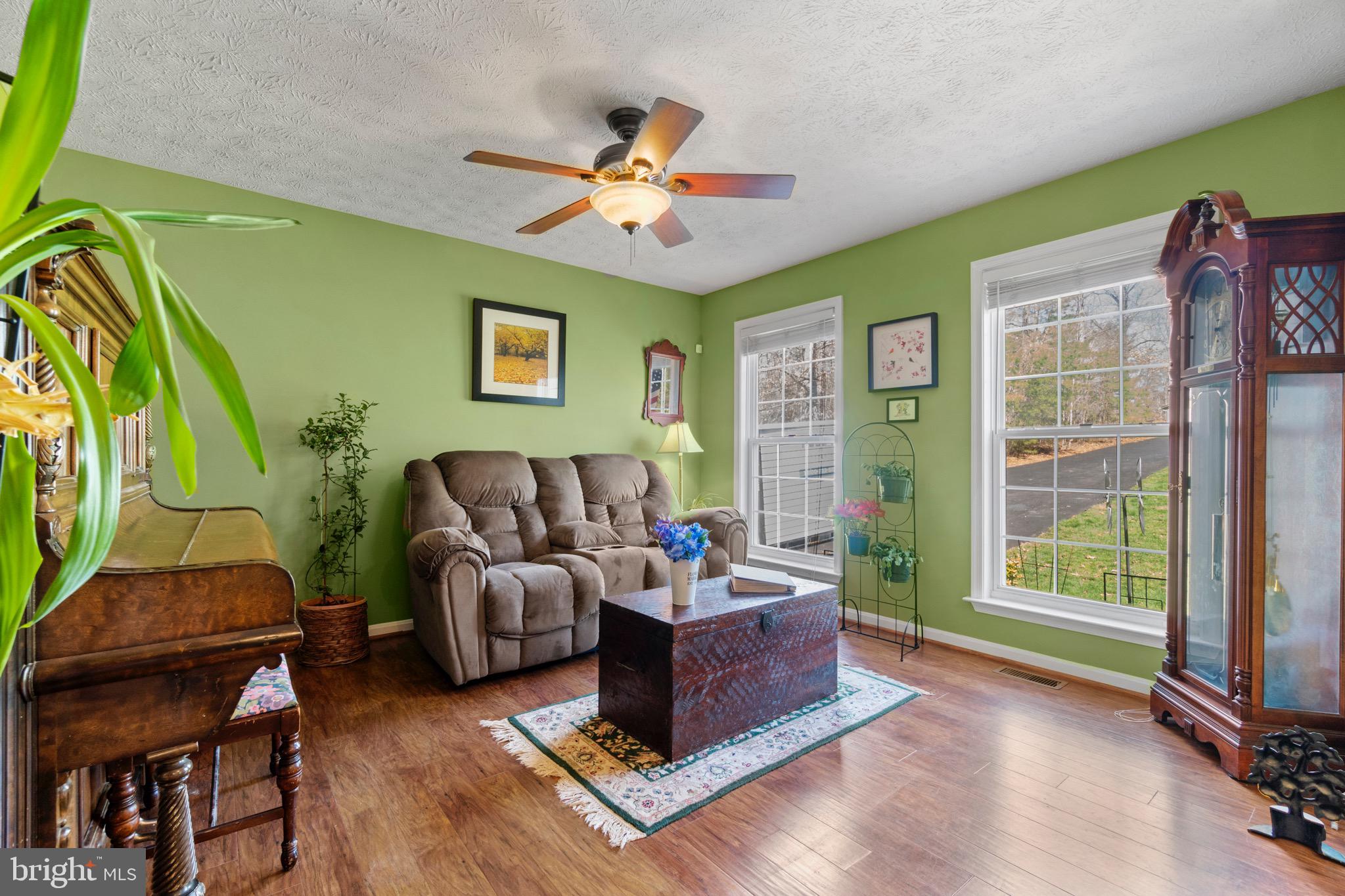 LAKE LAND OR - Residential