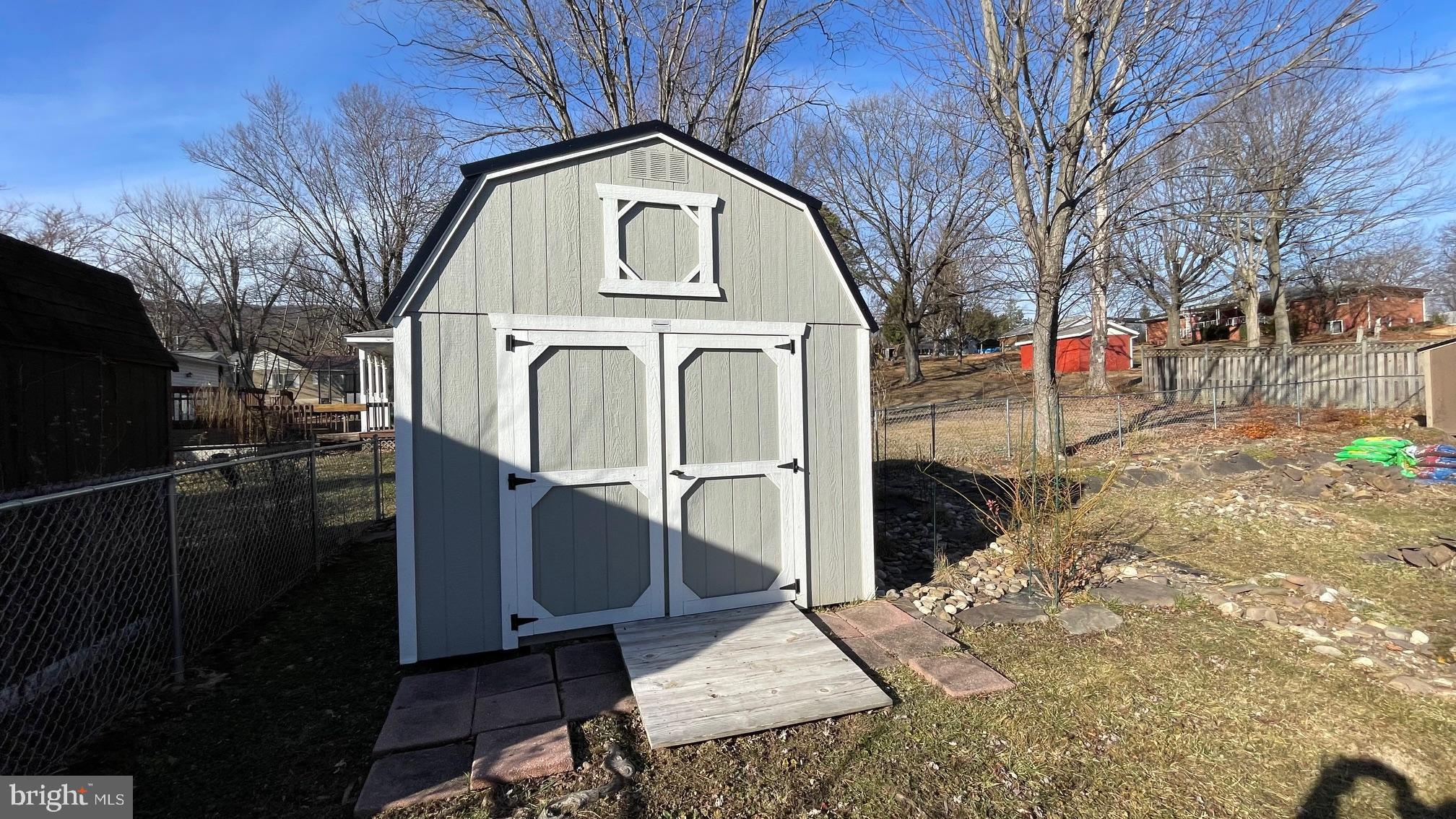 STONEY RUN - Residential