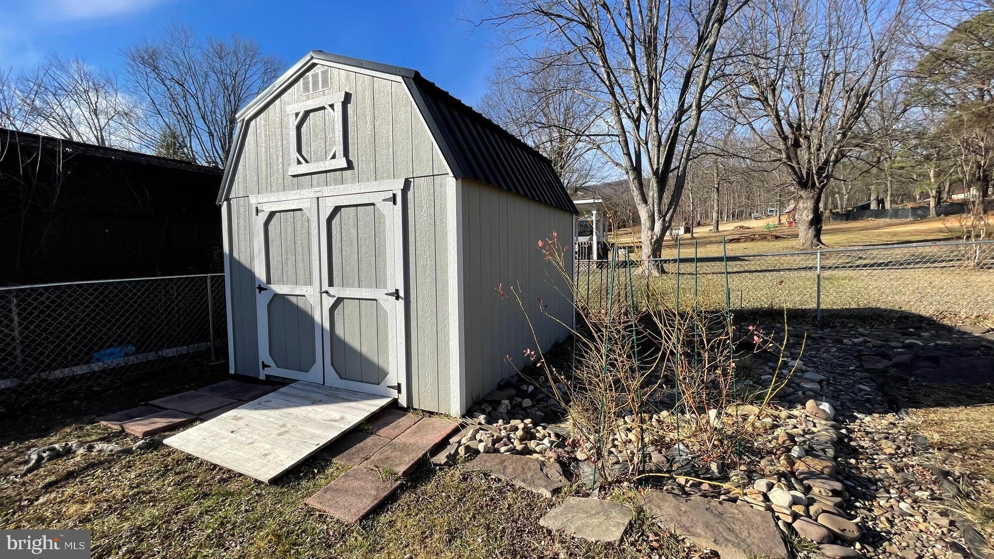 STONEY RUN - Residential