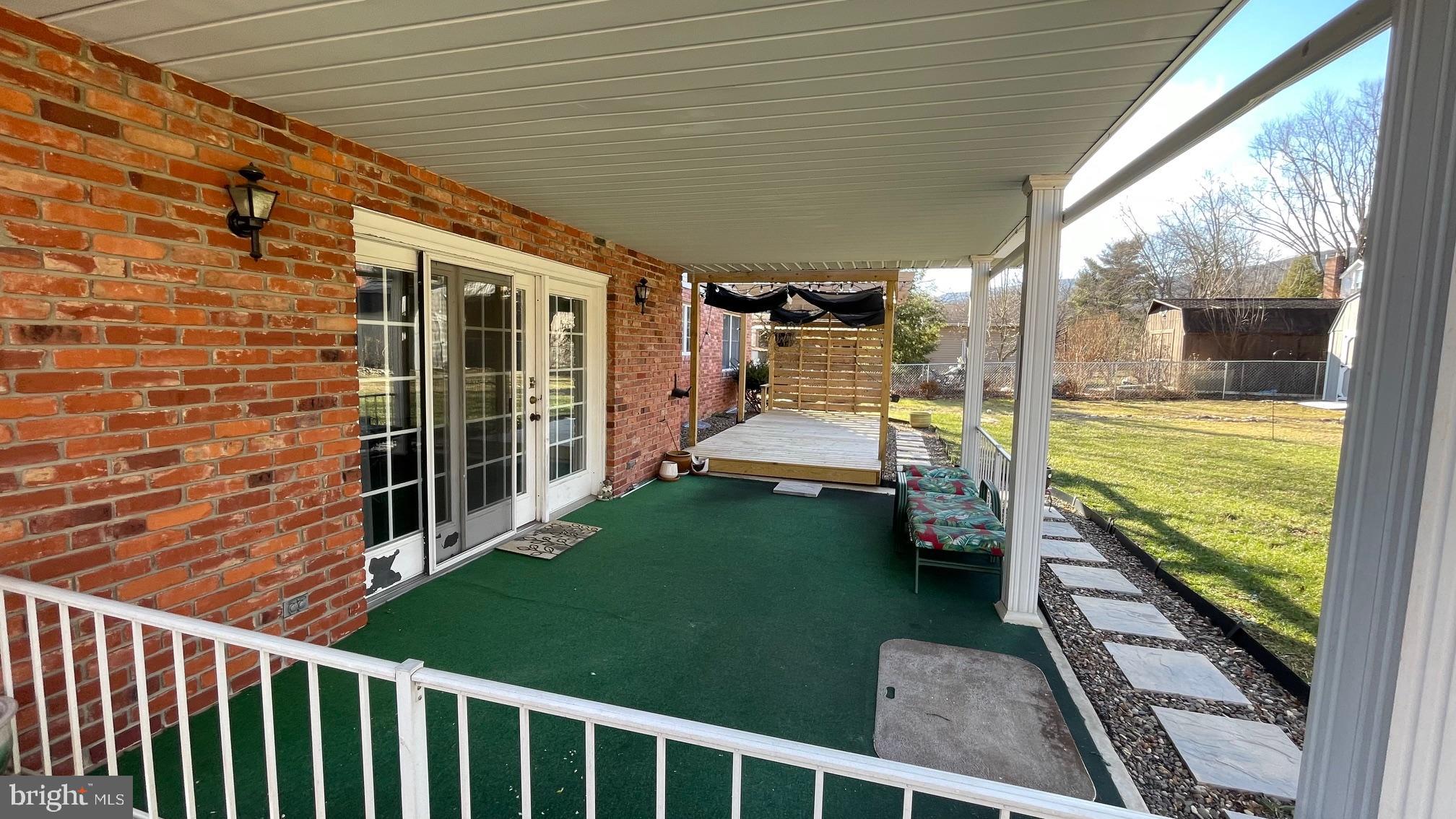 STONEY RUN - Residential