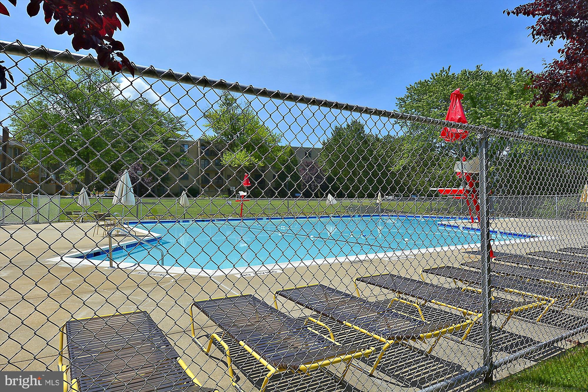 WESTLAKE TOWERS - Residential