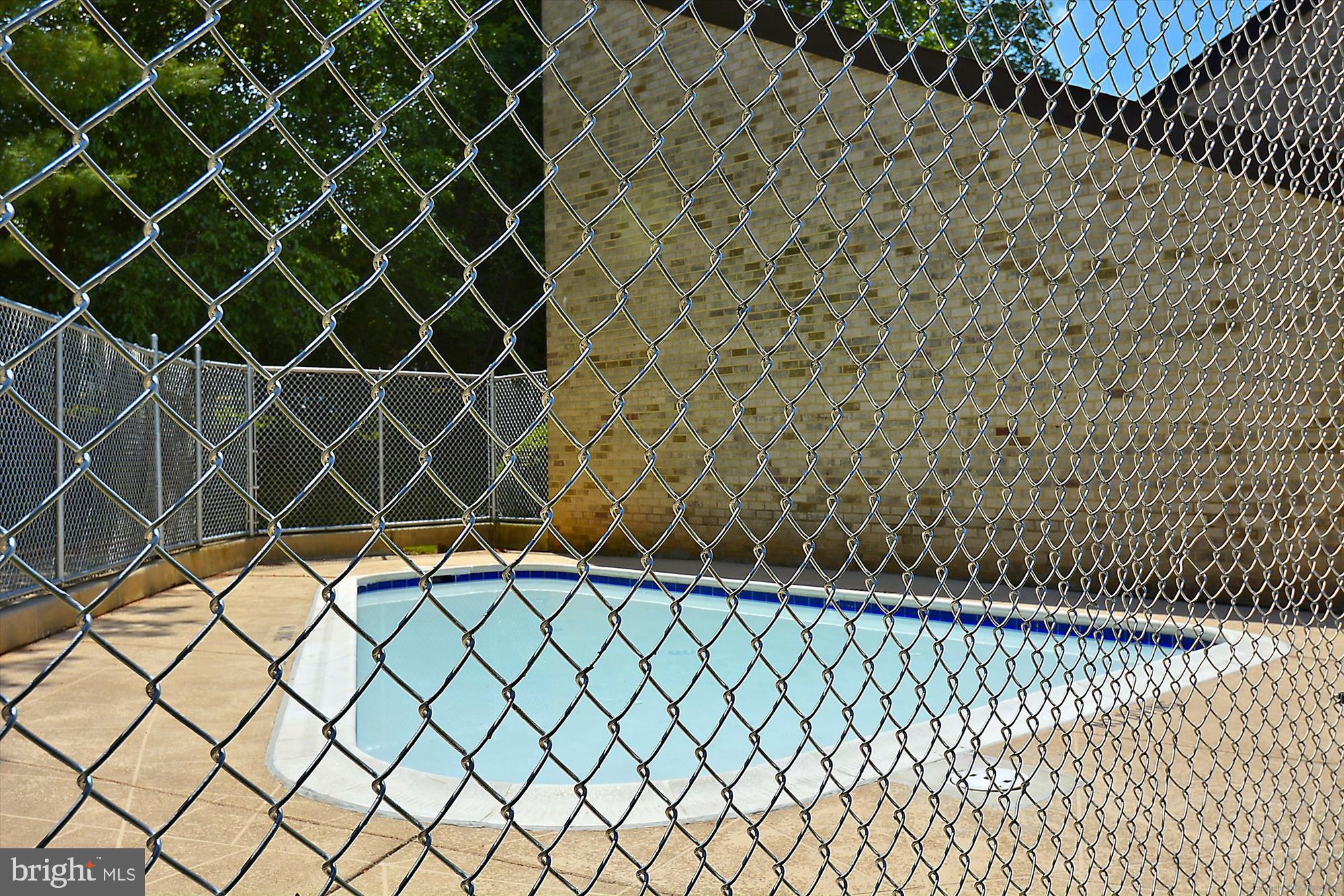 WESTLAKE TOWERS - Residential