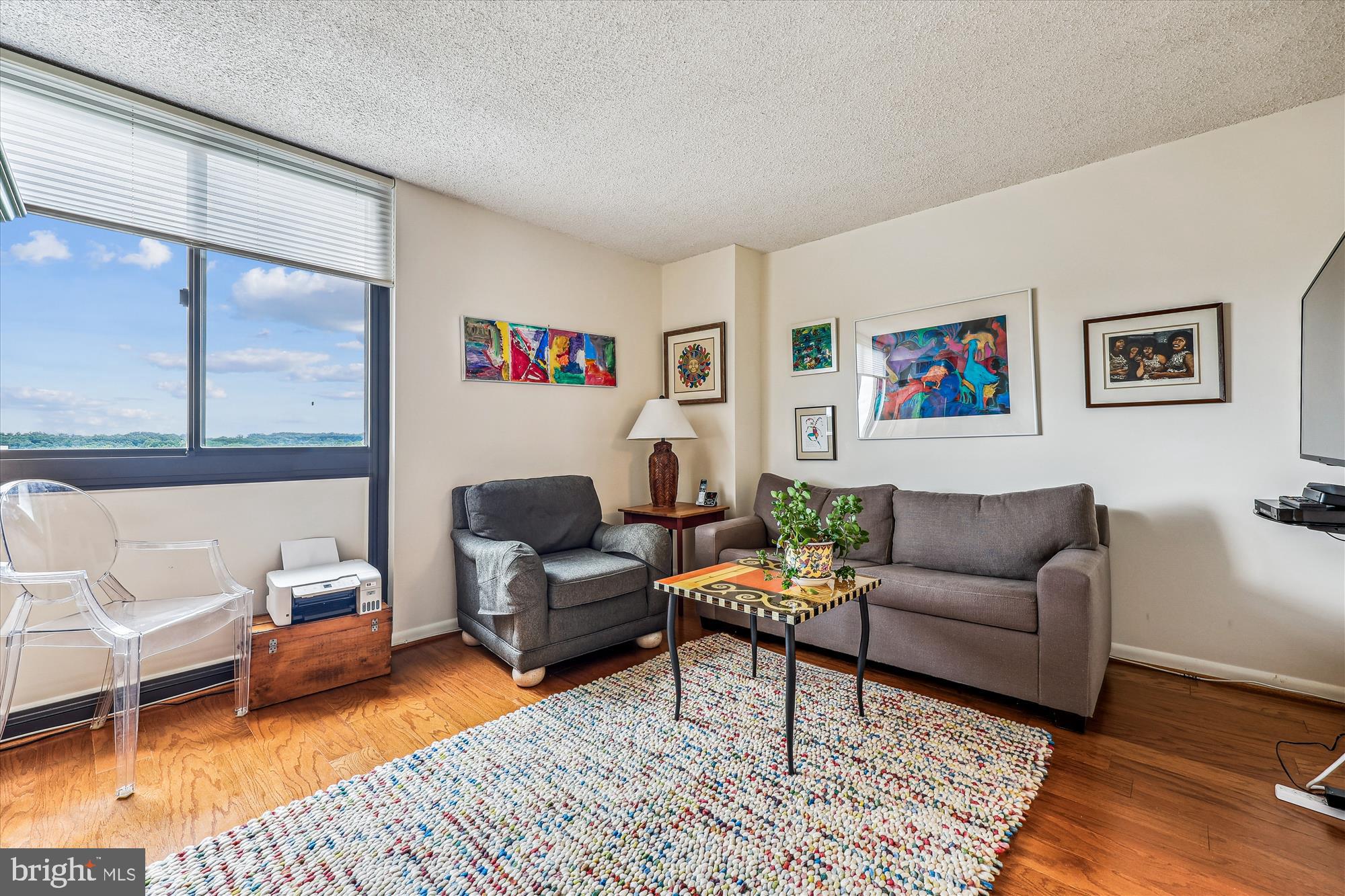 WESTLAKE TOWERS - Residential