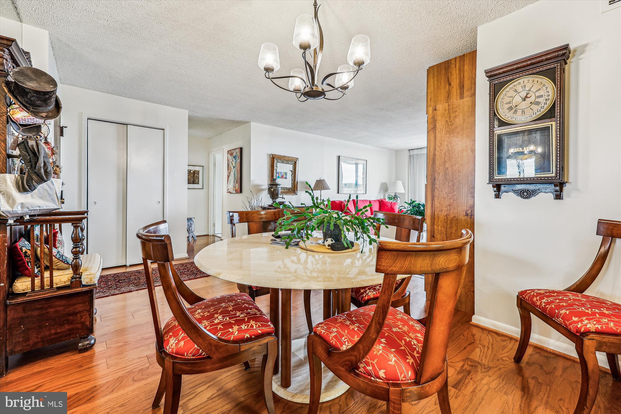 WESTLAKE TOWERS - Residential