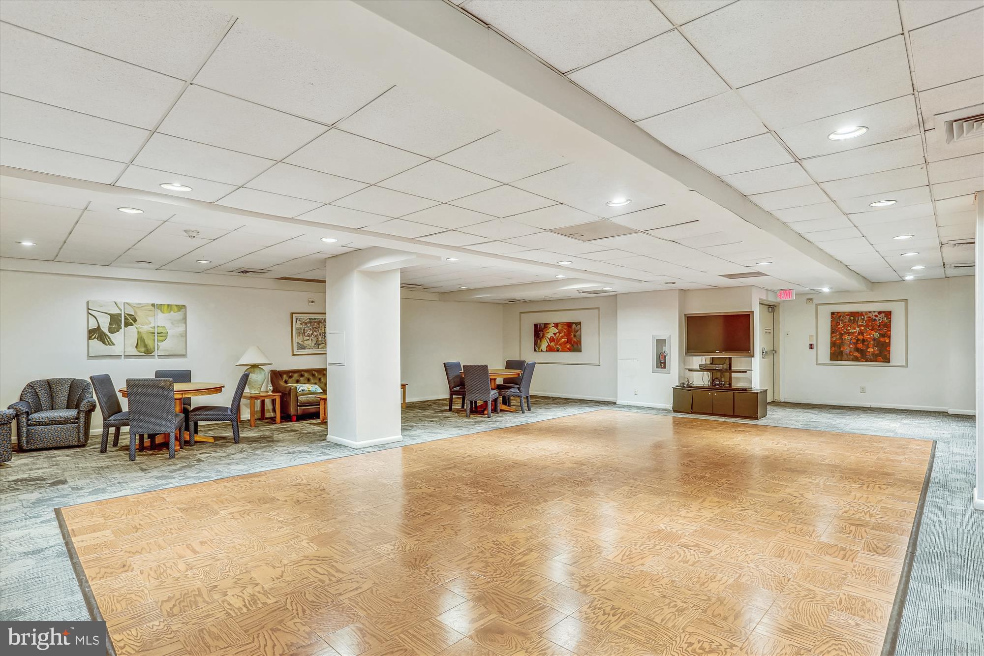 WESTLAKE TOWERS - Residential