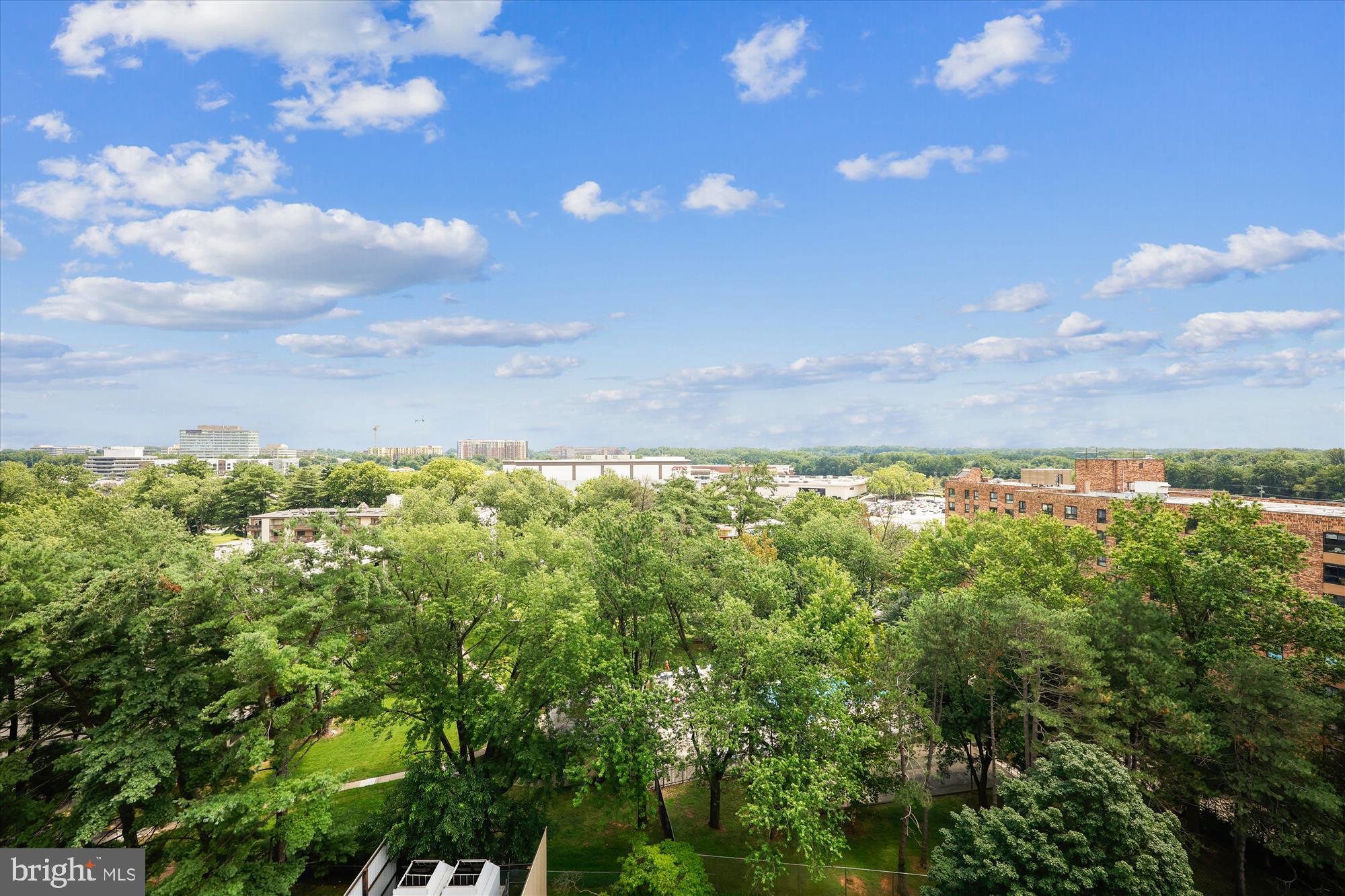 WESTLAKE TOWERS - Residential