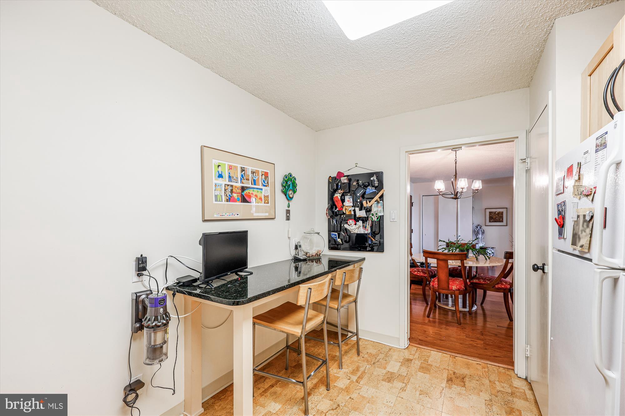 WESTLAKE TOWERS - Residential