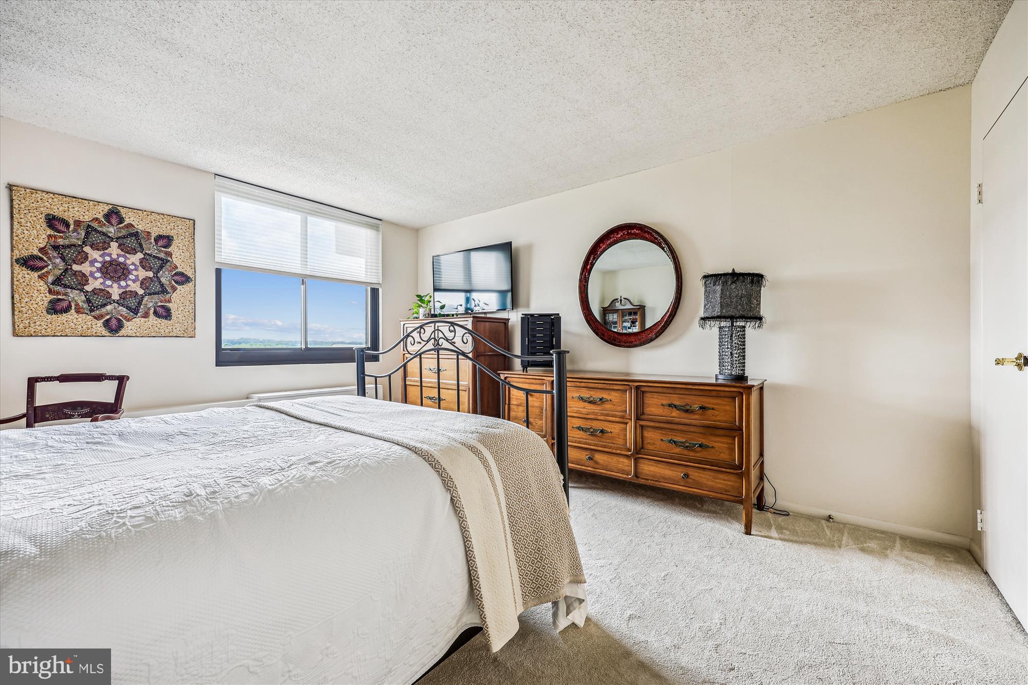 WESTLAKE TOWERS - Residential