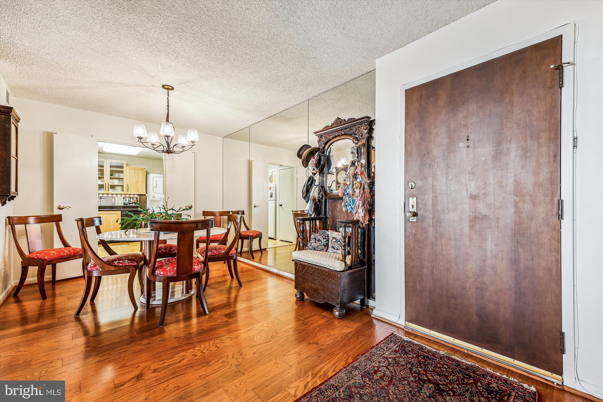 WESTLAKE TOWERS - Residential