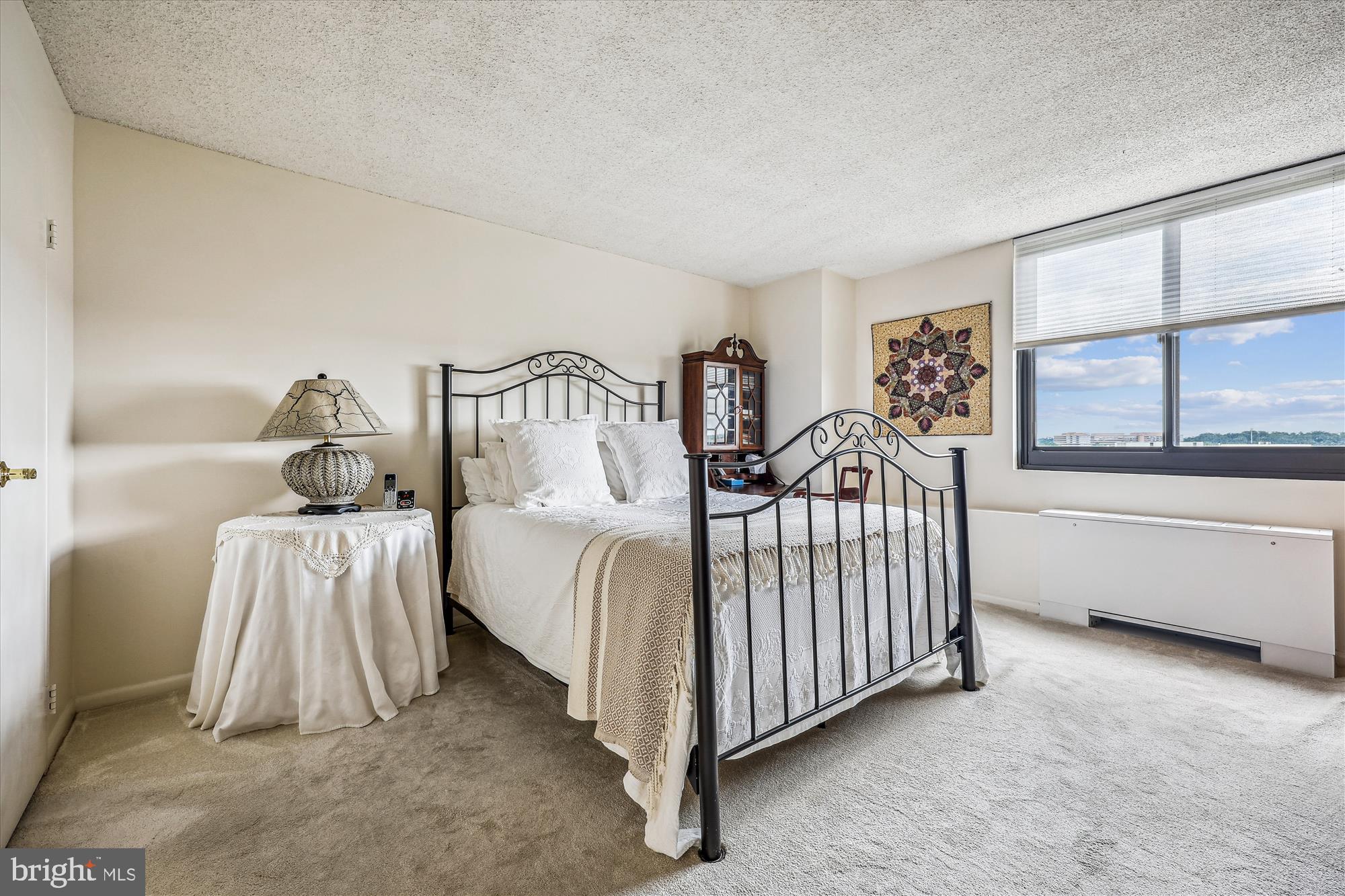 WESTLAKE TOWERS - Residential