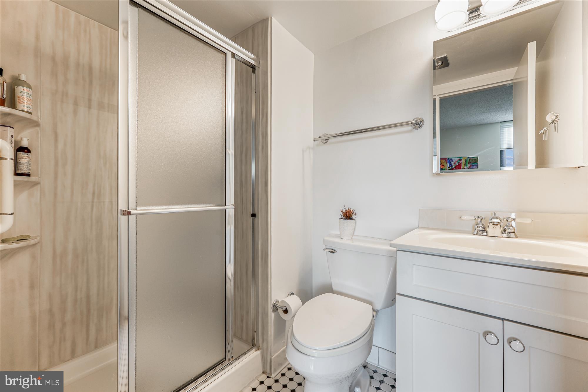 WESTLAKE TOWERS - Residential