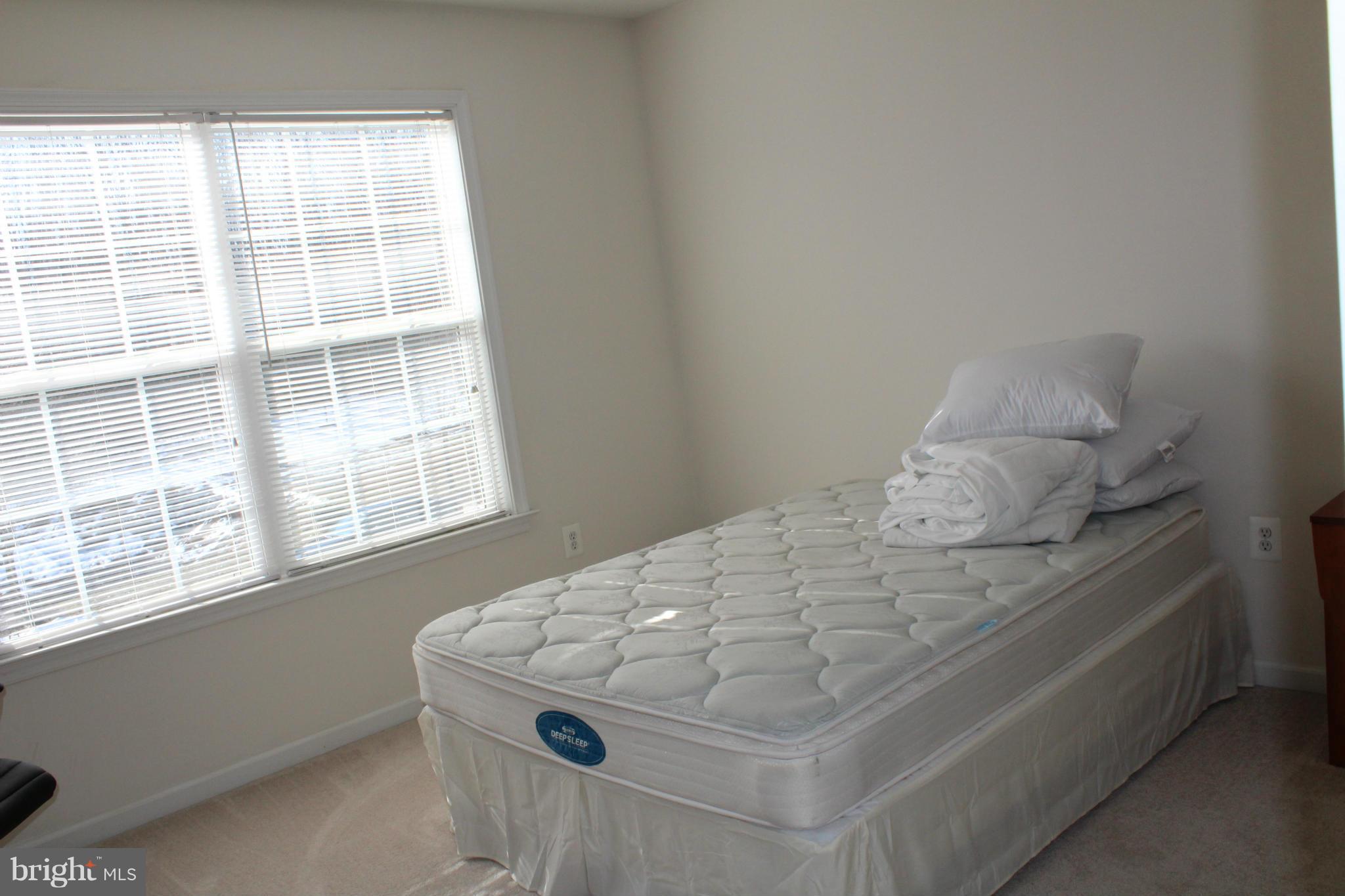 STAFFORD LAKES VILLAGE - Residential Lease