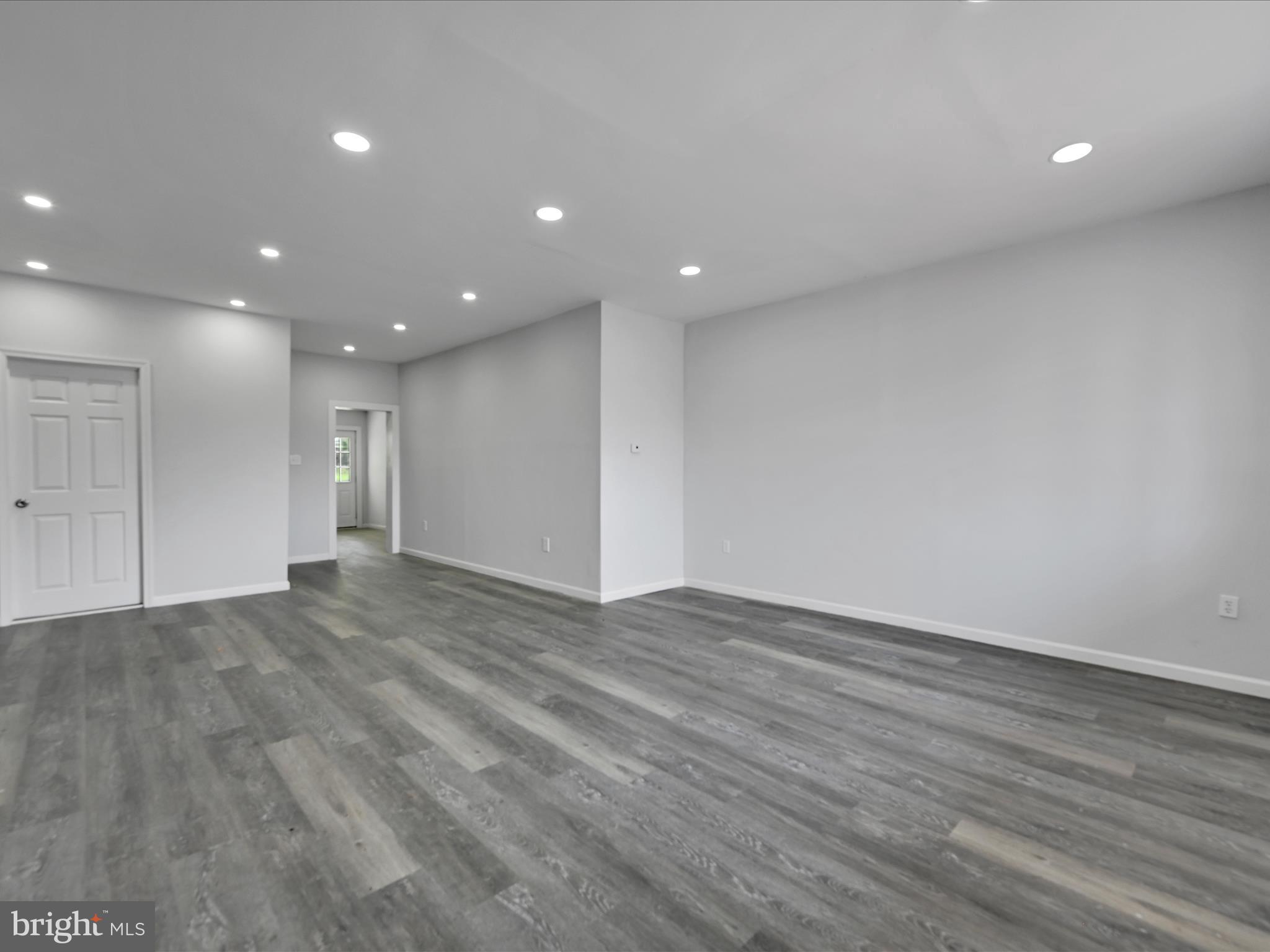 231 S LEHIGH AVENUE