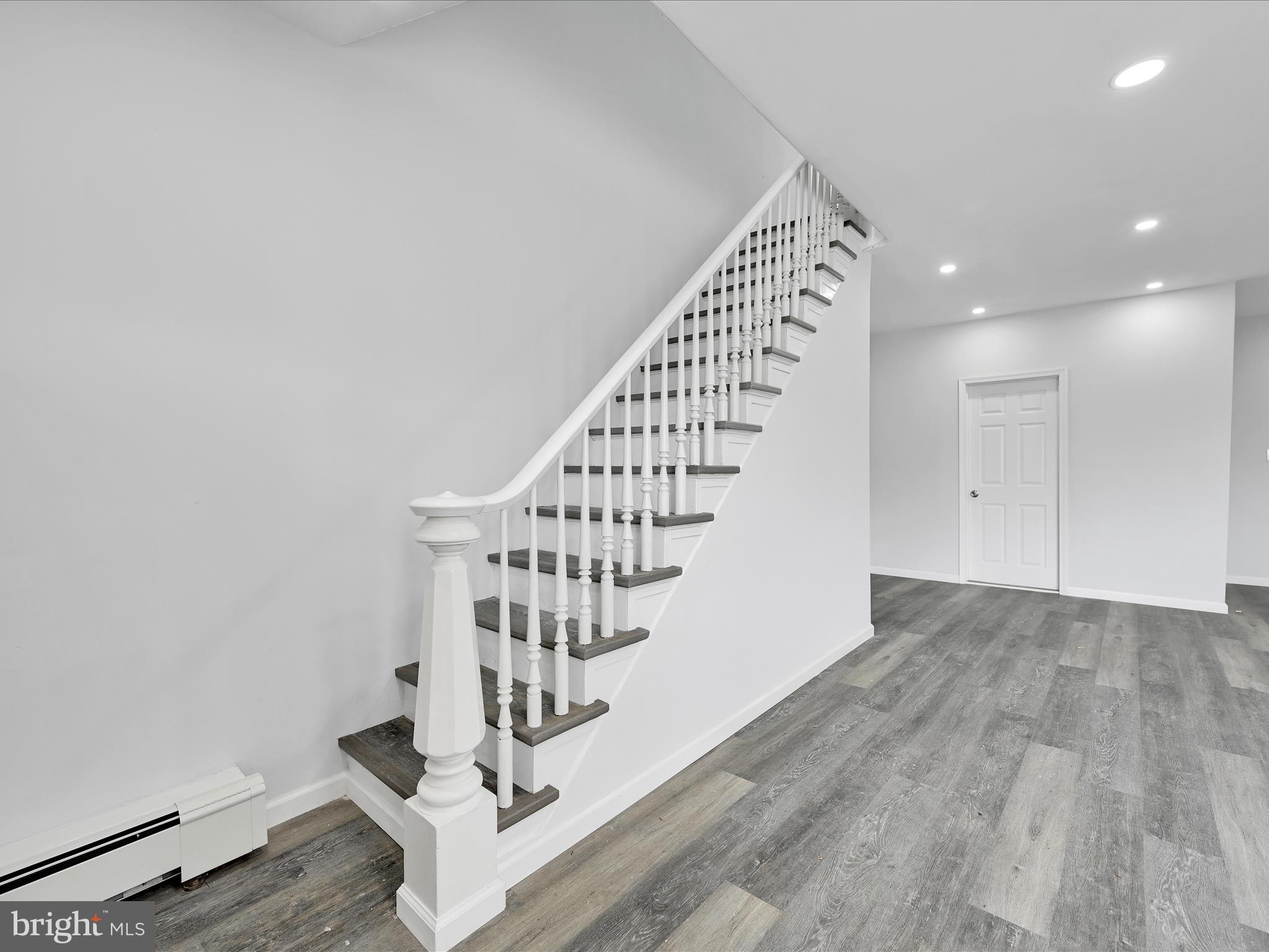 231 S LEHIGH AVENUE